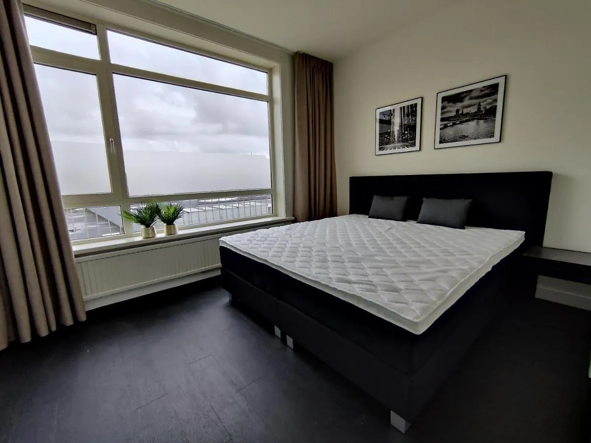 K50167Spacious And Modern Apartment Near The City Center, Free Parking location